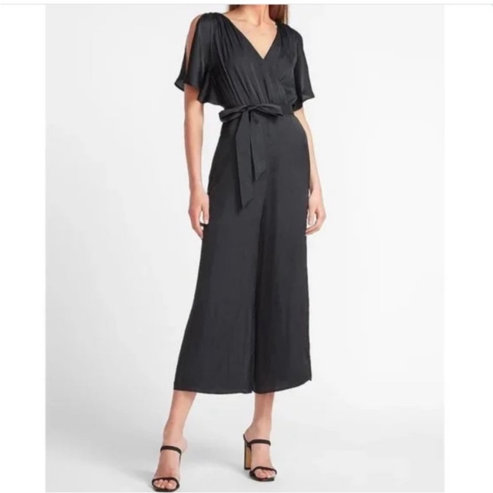 NWOT Express Medium Black Wide Leg Jumpsuit NEW